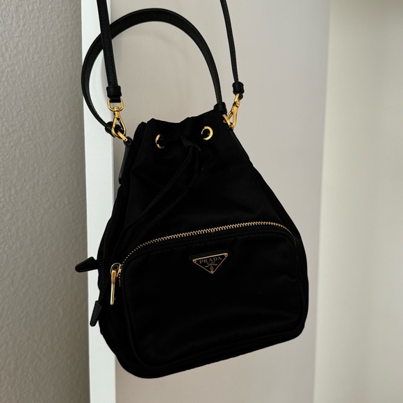 Prada Re-Nylon bucket bag - Picture 5 of 6